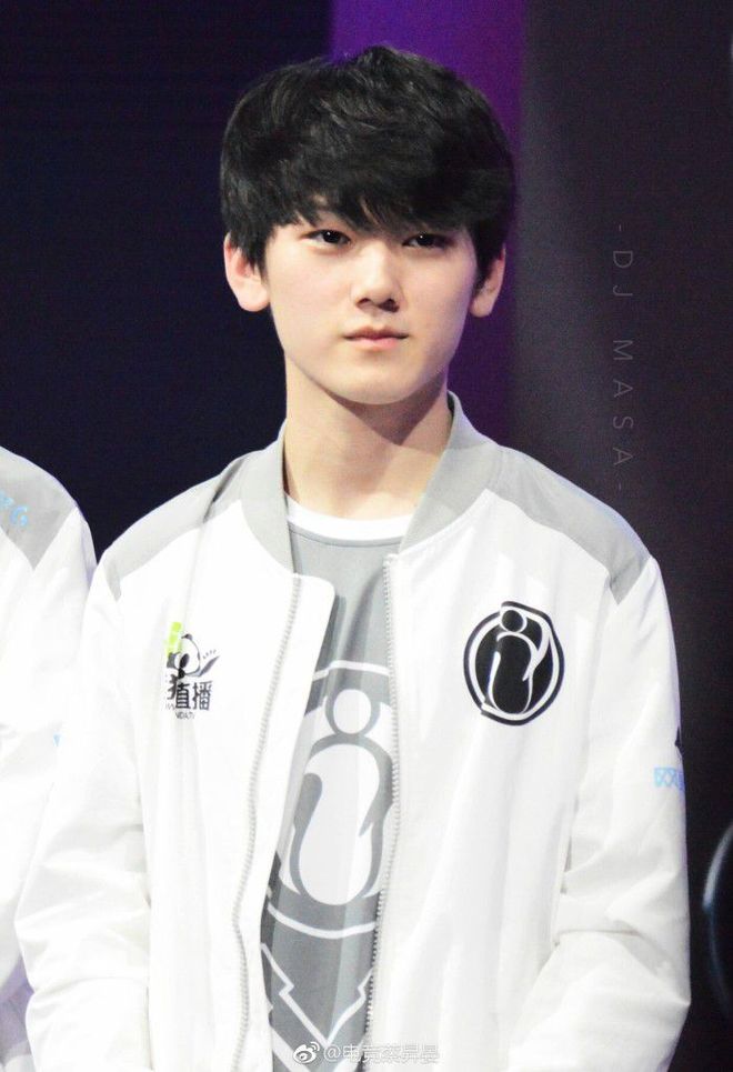 NAVI击败了 FURIA Esports ， GamerLegion 超越了 Mouz ，晋级IEM Katowice 2025的B组半决赛