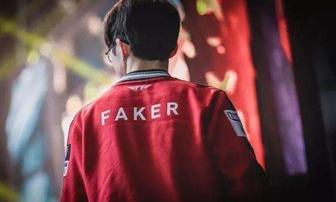 B8 晋级 CCT 全球总决赛 2025 上半区决赛