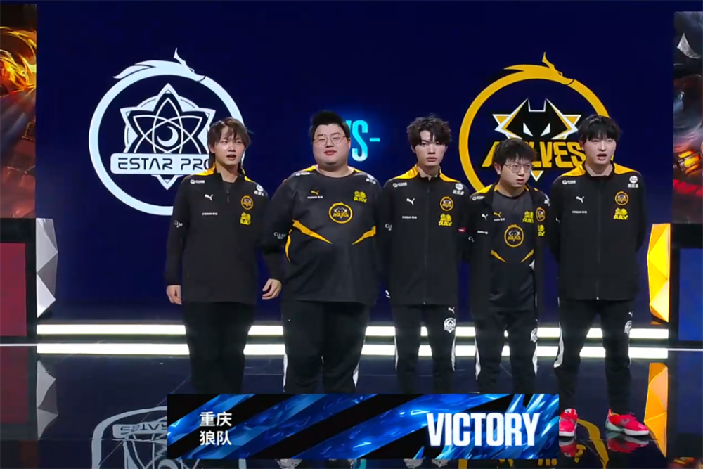 自S7淘汰RNG后，时隔六年T1再次在国际赛事BO5第五局取胜